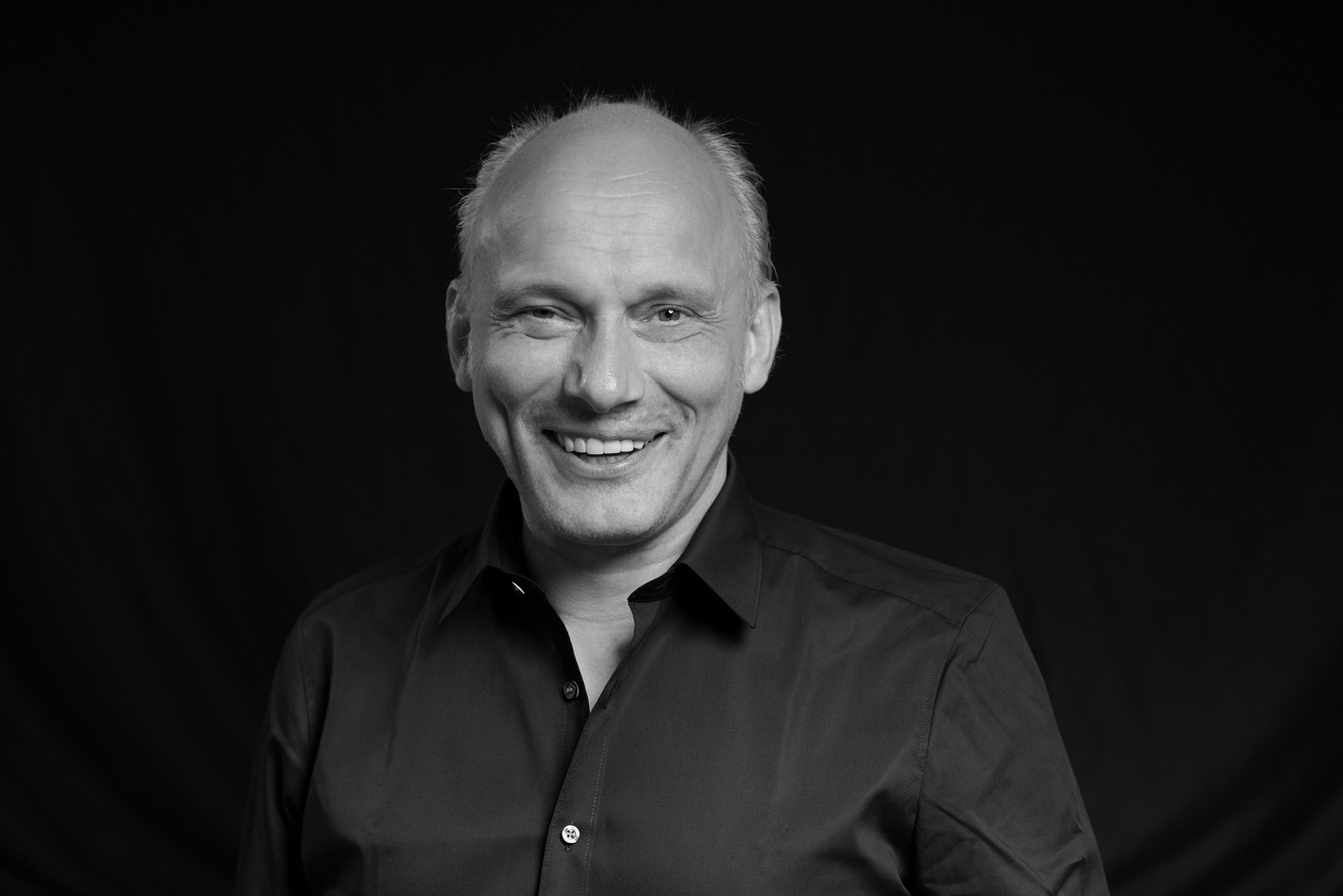Arved_Graf_von_Stackelber_Chief_Sales_und_Marketing_Officer_2 - Petra_Homeier_Fotografie_s_w